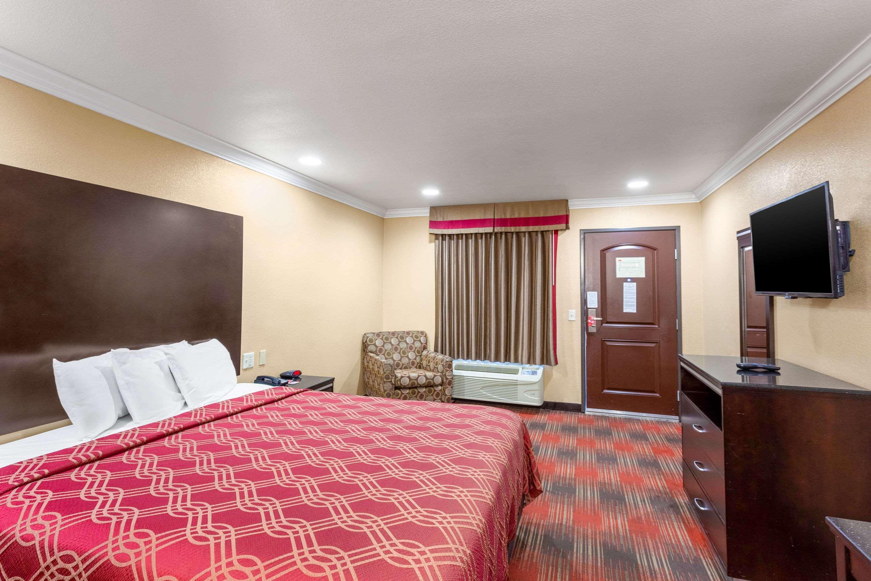 Econo Lodge Inn & Suites Escondido Downtown Exterior foto